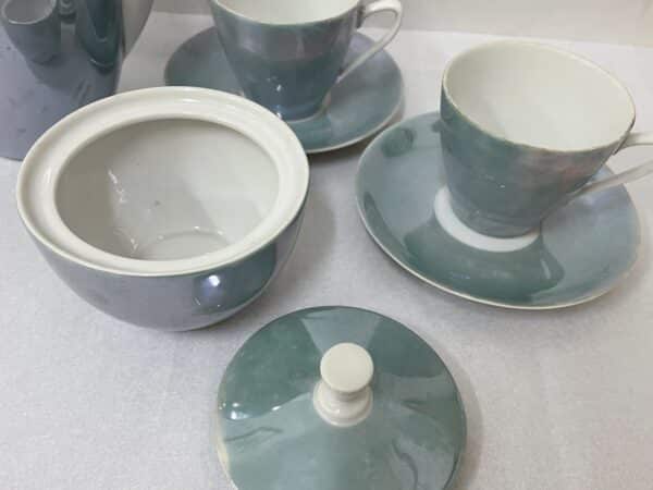 Lustre coffee pot set with two cups - Image 4