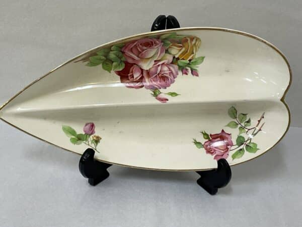 Cream roses Royal Winton heart shaped dish - Image 5