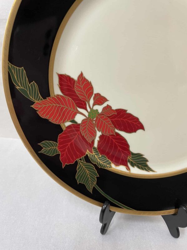 Mikasa Christmas Eve Dinner Plate - Image 3