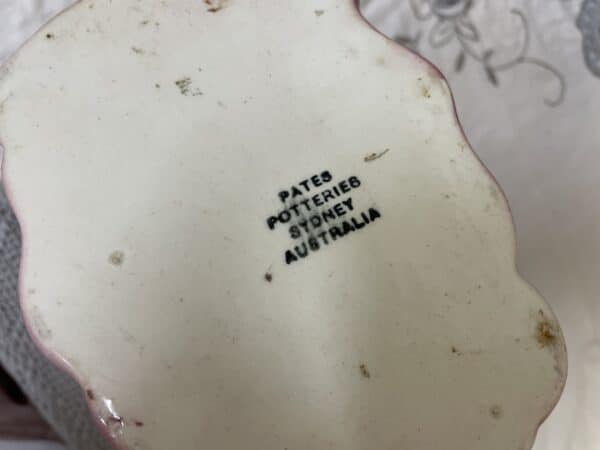 Pates pottery cornucopia vase - Image 2