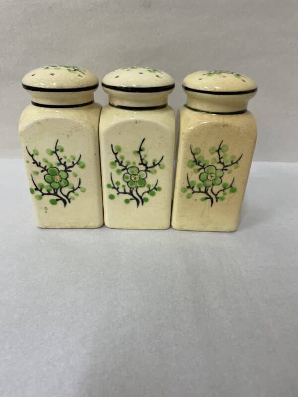 Vintage Moriyama Japan pottery salt and pepper shakers. - Image 2