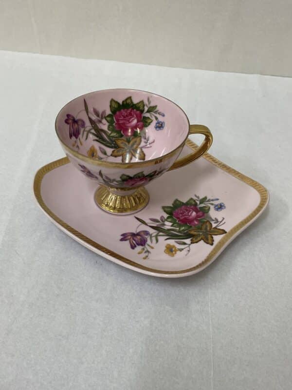 Vintage Japanese floral tea cup with saucer - Image 2