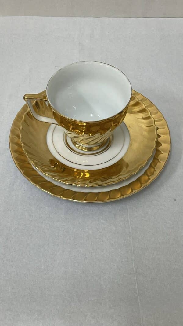 Gold Westminster trio set